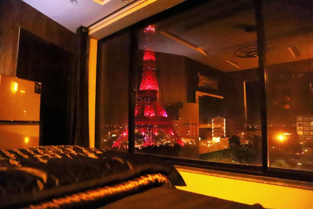 Adara Suites Lahore Eksteriør billede