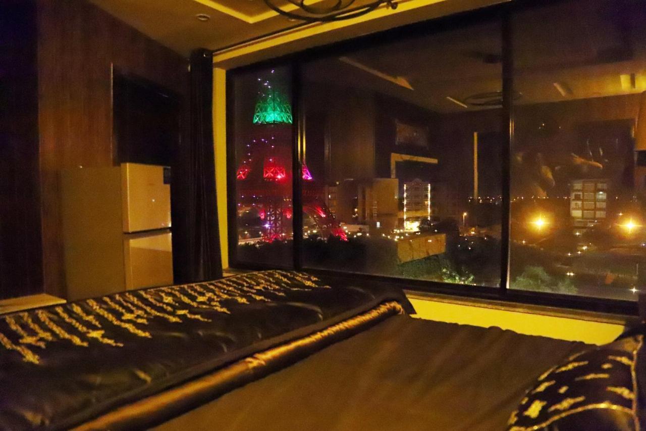 Adara Suites Lahore Eksteriør billede